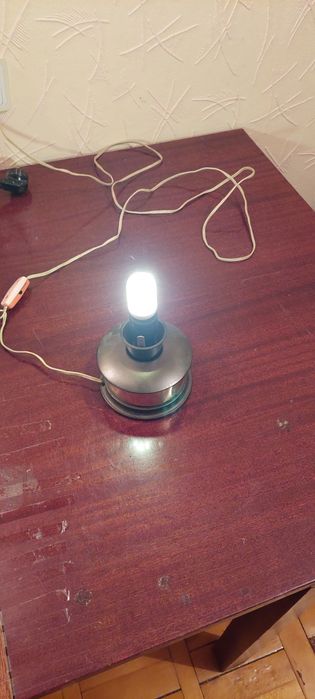 Светильник красивый