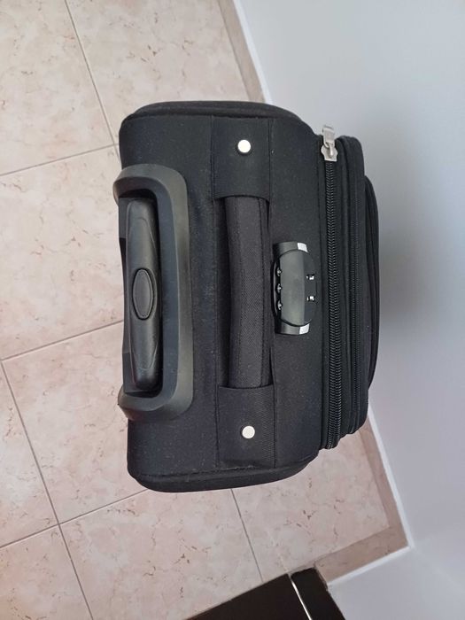 mala trolley impecavel.  4 rodas  56x34x24 cms