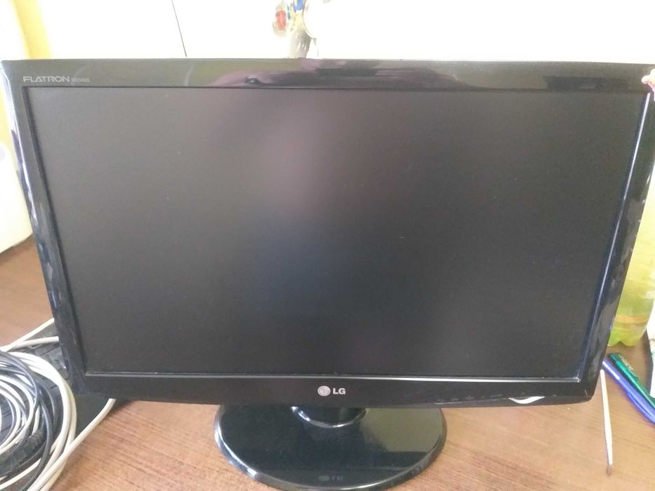 Монітор LG Flatron W2343S