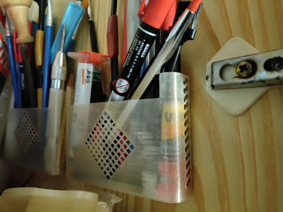 Caixa de Ferramentas de Parede