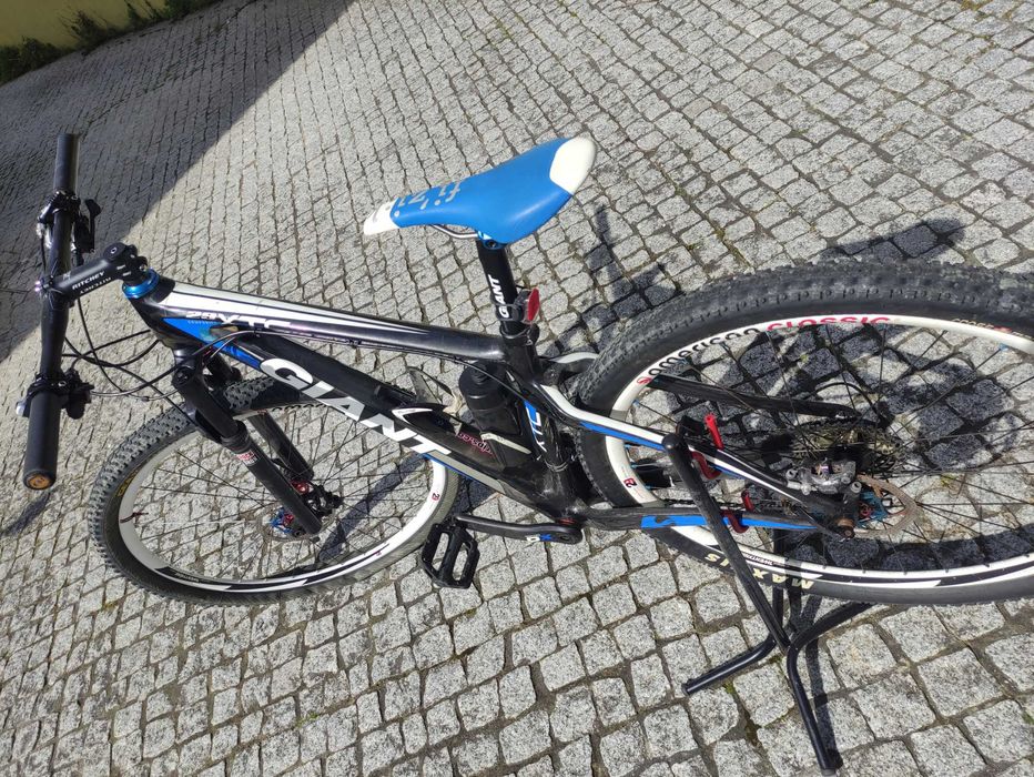 Giant XTC Advanced 29" Carbono (Tamanho M) – Excelente Estado