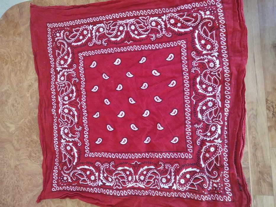 БЕСПЛАТНАЯ ДОСТАВКА! Бандана красная ковбойская (унисекс)