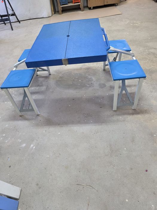 Mesa com banco dobravel para campismo