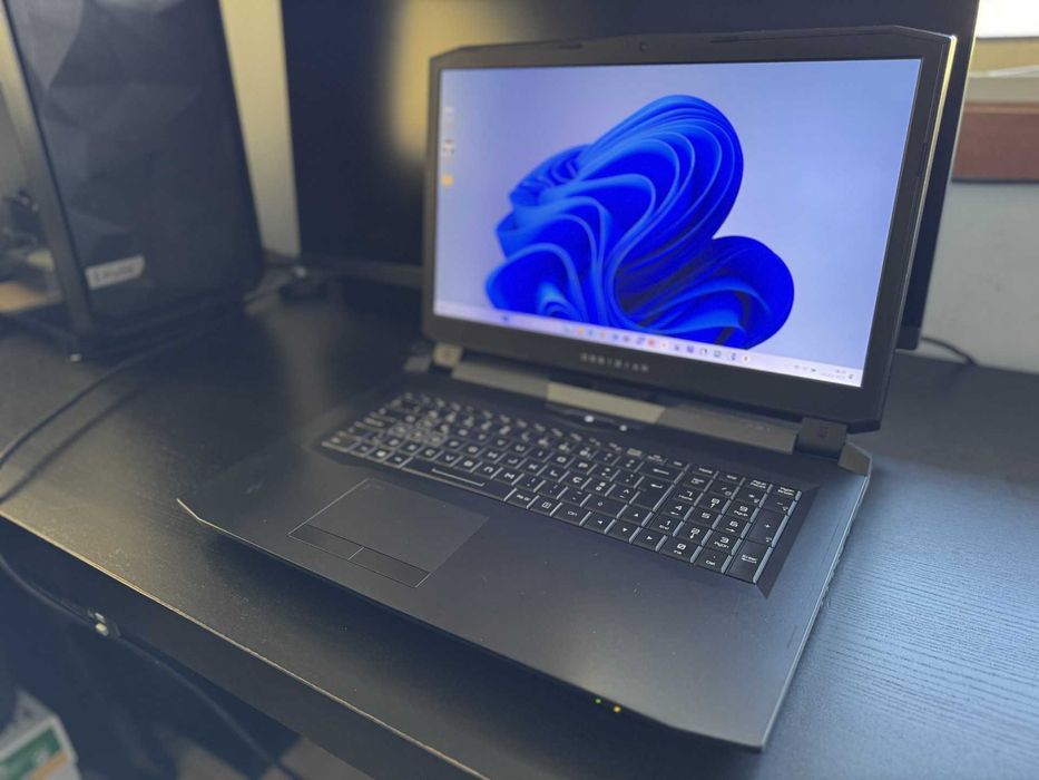 Computador Portátil Clevo P775DM3G (Obsidian) - Em bom estado