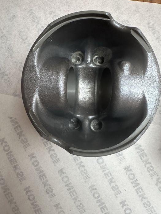 Поршень, поршні land rover 3.0 дизель 306dt