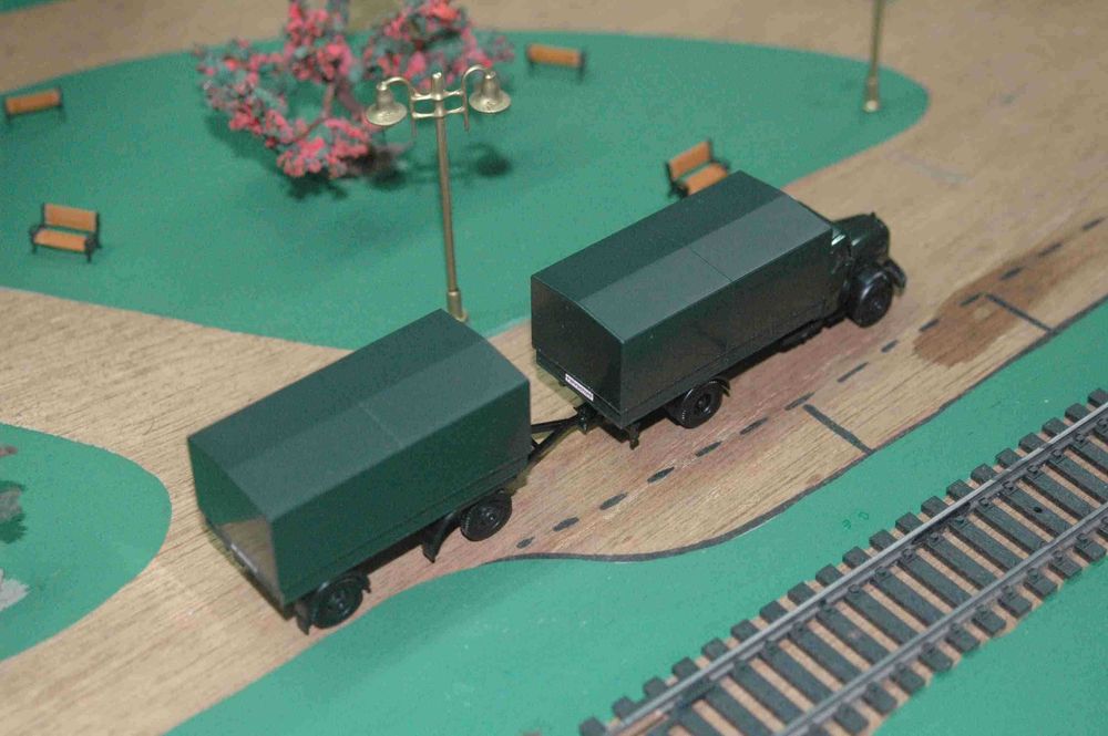 Militar - Camião com Atrelado (HERPA) HO