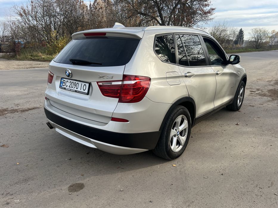 BMW 2012 3.0 gas