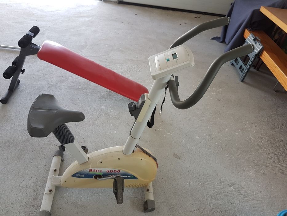 Banco de abdominais e bicicleta64286266458115122