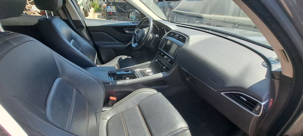 Jaguar F-Pace 2.0D Prestige Auto (2018)