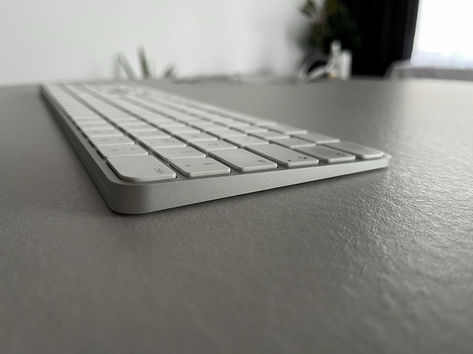 Apple Magic Keyboard z Touch ID i Numpad A2520