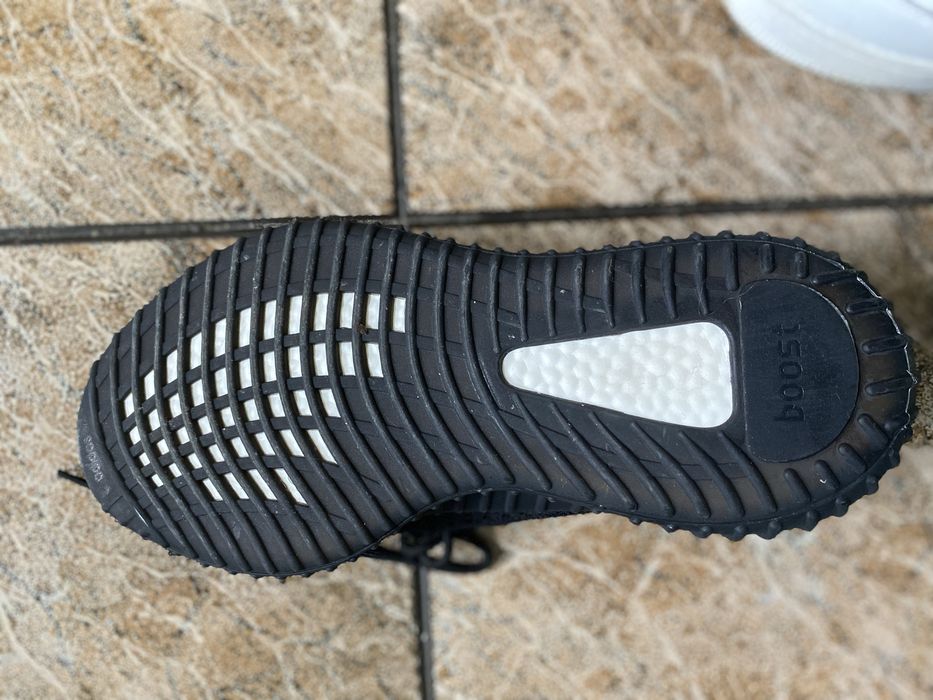 Adidas Yeezy Boost 350 V2 Preto – Original – Tamanho 40