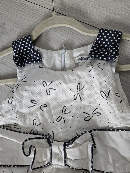 Sprzedam sukienkę rozmiar 122 Wójcik.  Bardzo elegancka