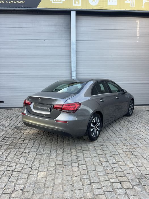 MERCEDES-BENZ A180 Limousine