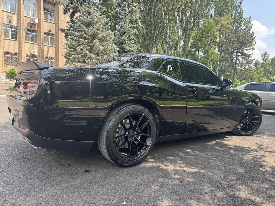 Dodge Chellenger 6,4 SRT8