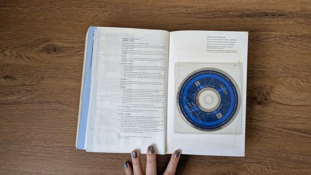 Oxford Advanced Learner's Dictionary, Seventh (7th) Edition.