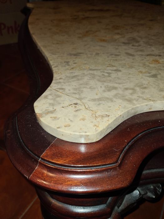 Vendo Mesa de Apoio de sala com Mármore