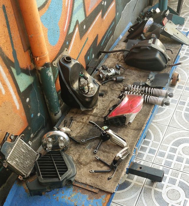 Peças usadas para honda pcx 125cc.. 1- Geração.