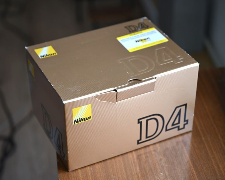 Продаю Nikon D4.