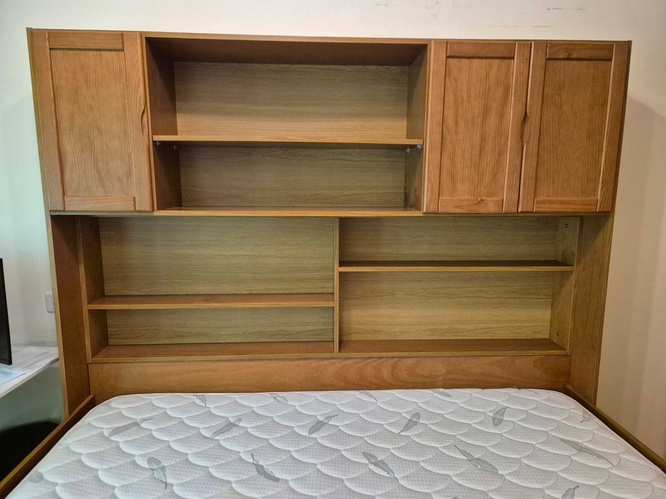 Estante de arrumação / cabeceira cama em pinho mel