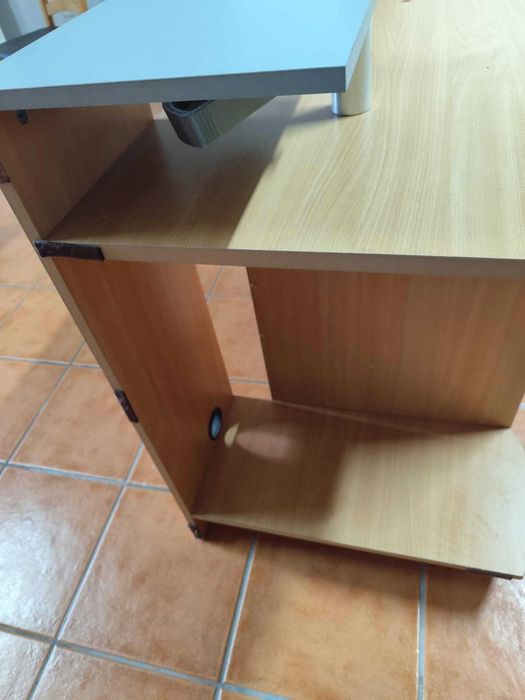 Secretária de computador
