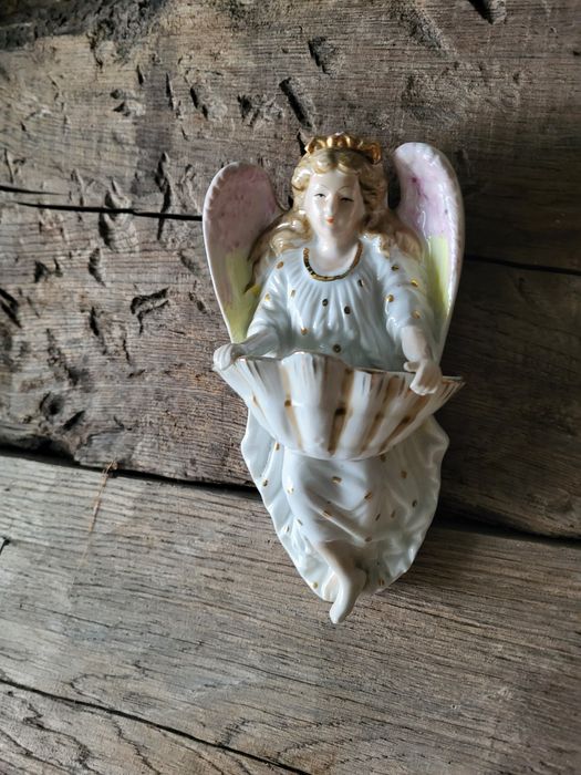 Piękna kropielnica Anioł porcelanowy