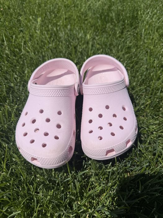 Продам Crocs на девочку