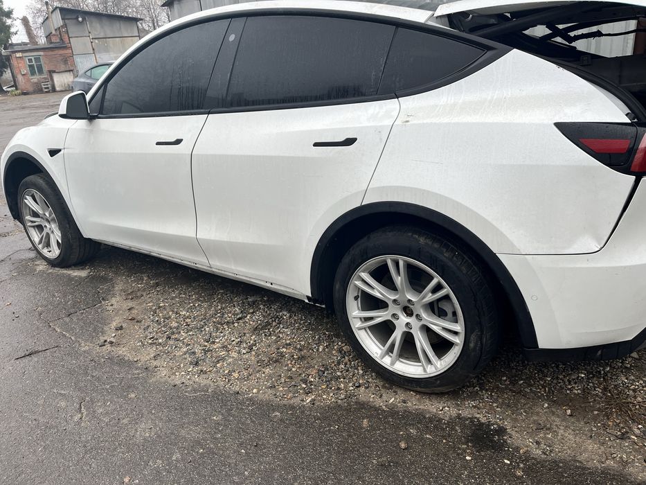 Розборка Tesla Y/3/S/X