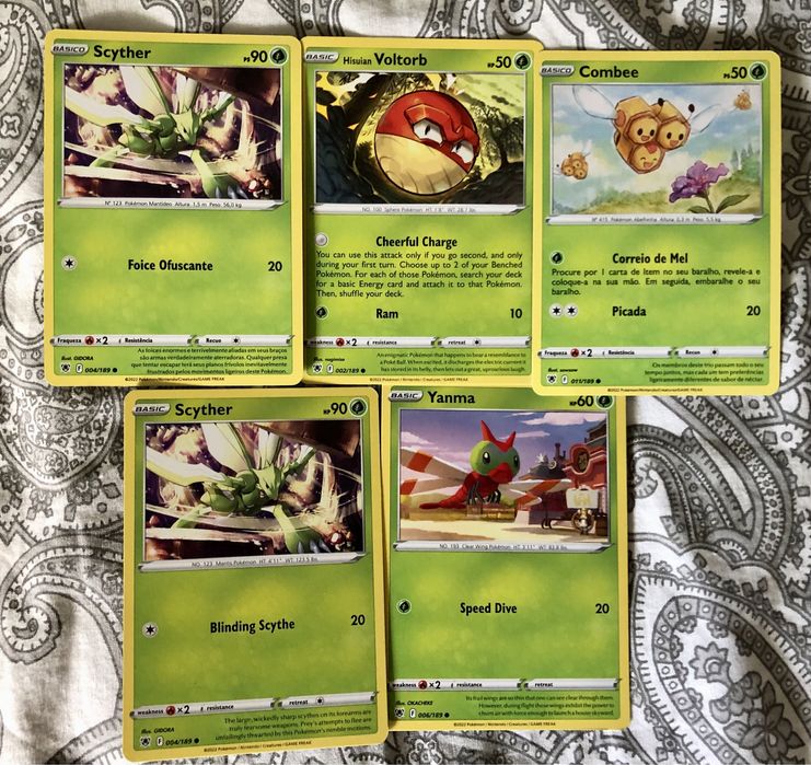 Várias cartas Pokemon