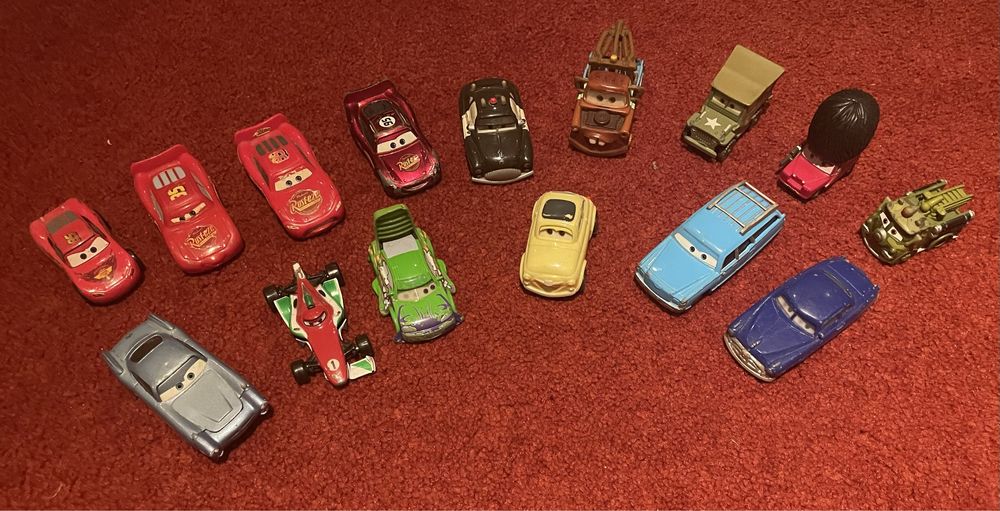 Carros da coleção Faisca McQueen