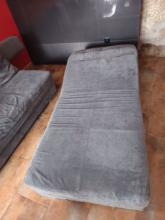 Sofá com chaise long