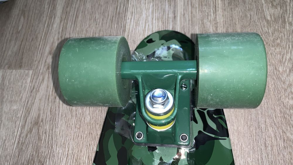 Пенніборд( пластиковий скейт)