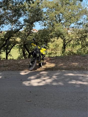 Moto 125.