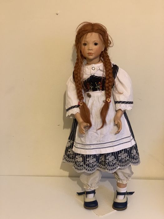 Lalka porcelanowa Alexa Linda Mason 78