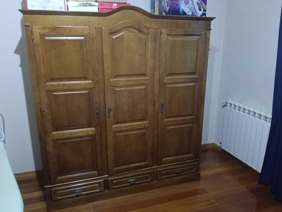 Vende se roupeiro