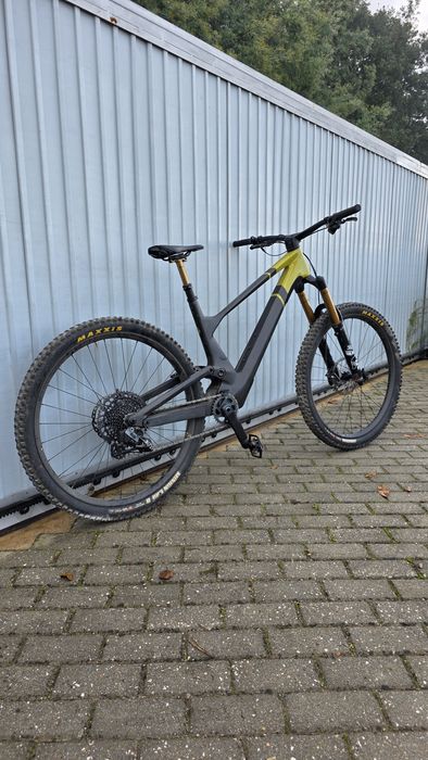 Scott genius ST 900 tuned.
Quadro em ca