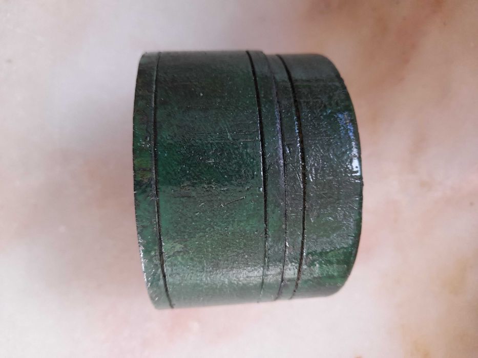 Caixa em Madeira Trabalhada ( Artesanal ) --  ( Muito antiga )