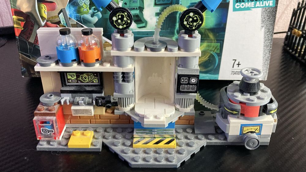LEGO Hidden Side 70418 Лабораторія привидів Дж. Б.