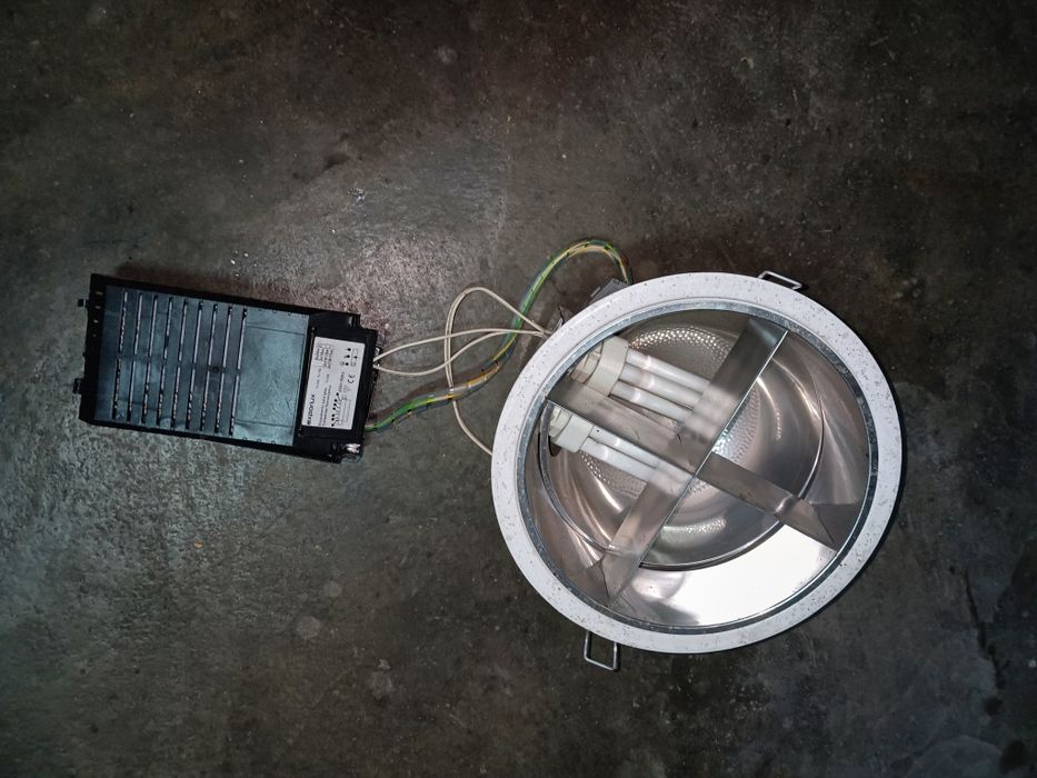 Variedade de projetores e candeeiros 10€ unidade