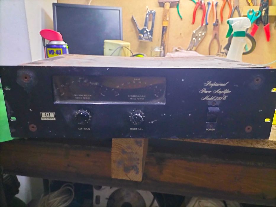 Amplificador 2 saidas