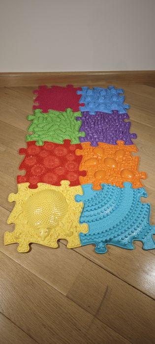 Mata sensoryczna Muffik - Tęcza  + Prezent