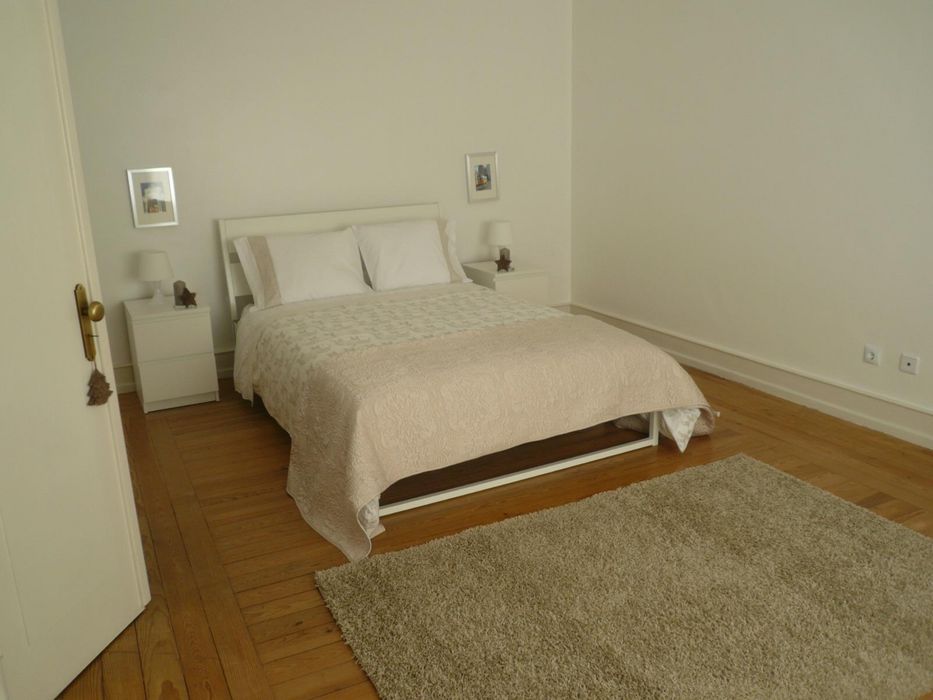 Quarto individual junto METRO Marques Pombal e Amoreiras