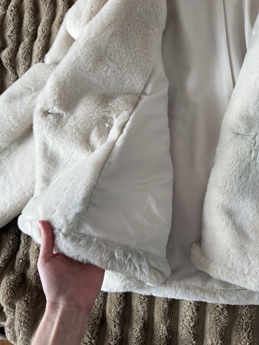 Шубка stradivarius