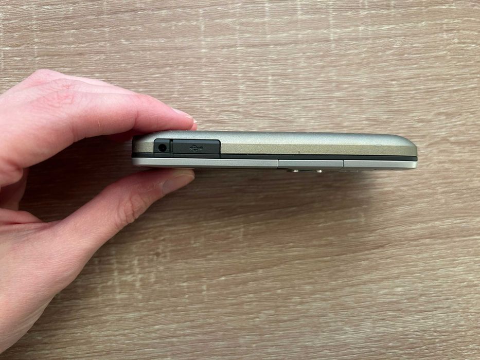 Telemóvel vintage Nokia C1-01