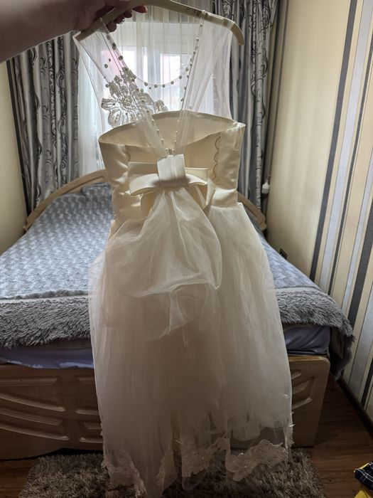 Продам дитяче плаття на перше причастя або випускний