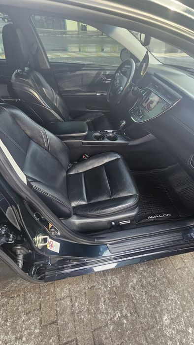 Продам TOYOTA Avalon гибрид