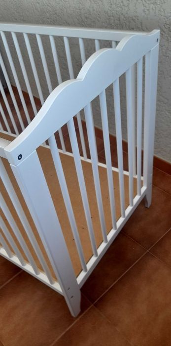 Berço IKEA com colchão viscoelástico MundoBaby incluído