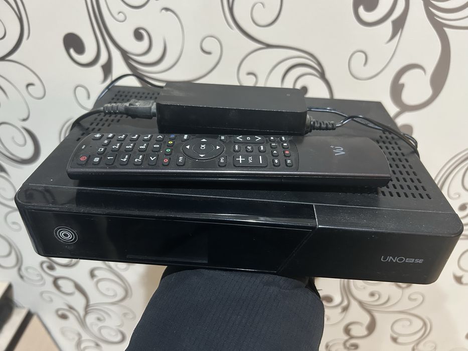 Uno 4K SE - супутниковий ресивер