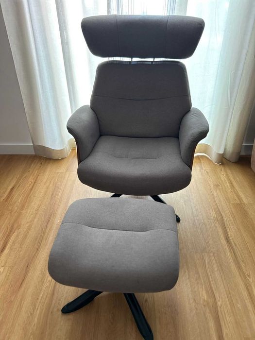 Cadeirão Manual Relax Osaka com Pouff - Excelente Estado