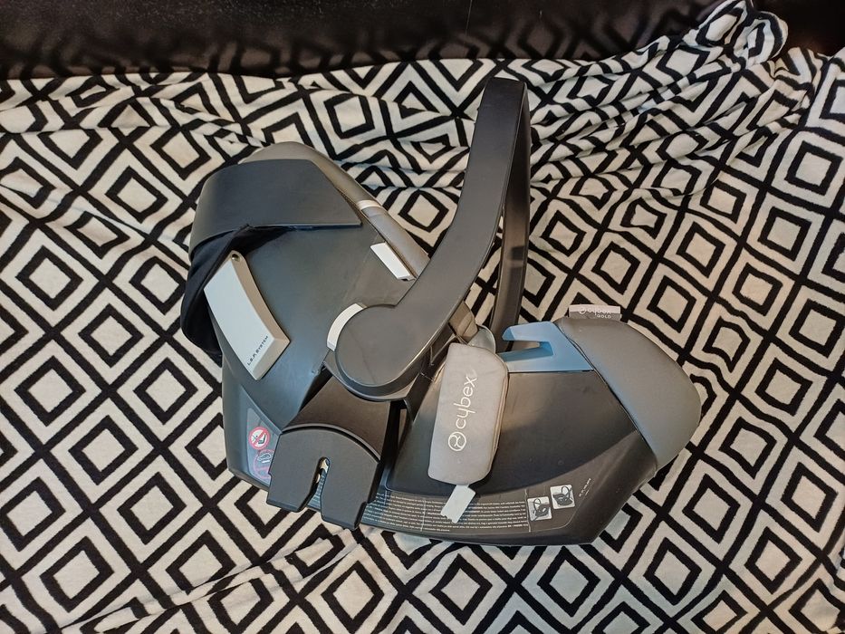 Wózek Skiddou Oslo 2W1 plus fotelik  Cybex Super stan