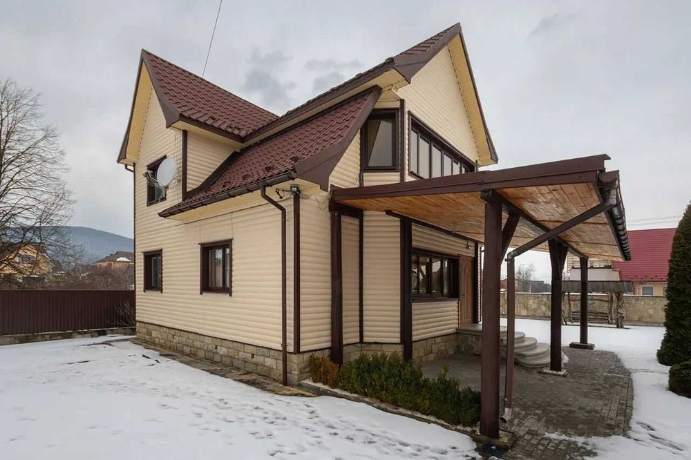 Розкішний та затишний будинок в м. Надвірна повністю укомплектований.